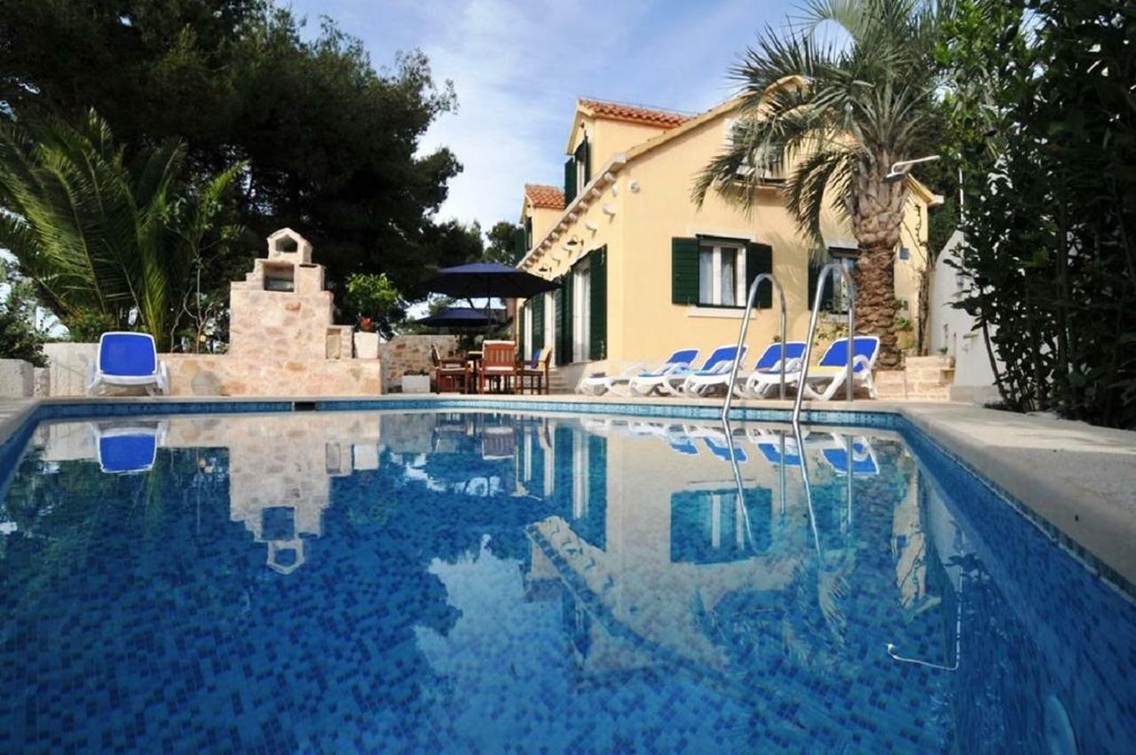 Deluxe Villa Sirena On The Beach With Pool Supetar Luaran gambar